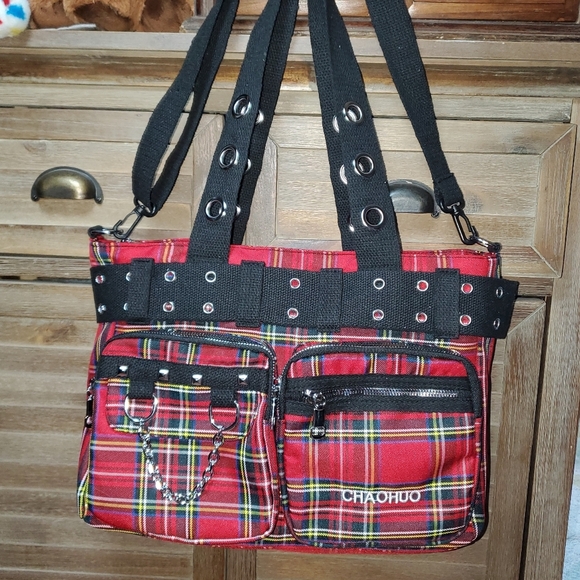 Red Plaid And Grommets Tote Bag - Picture 3 of 10